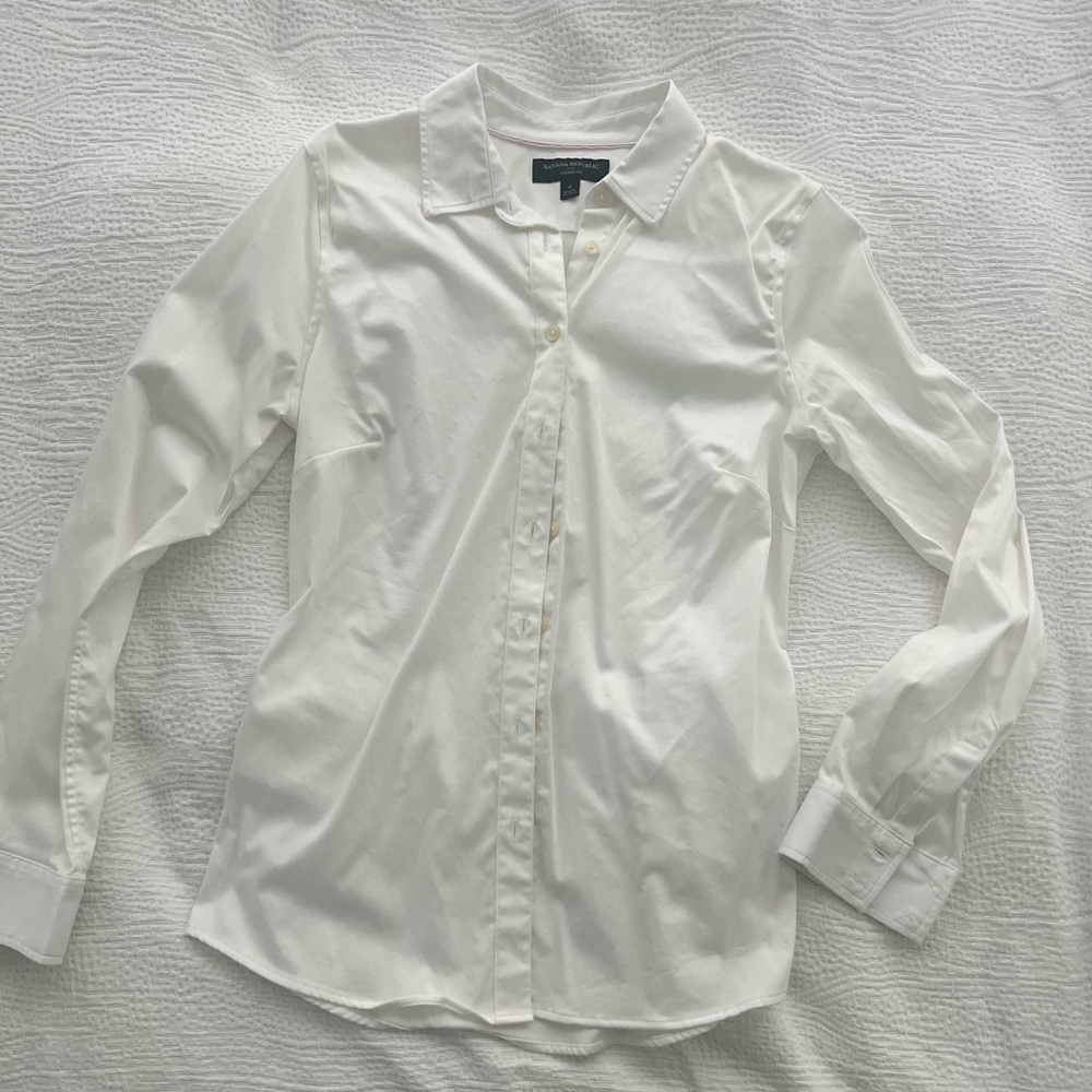 Banana Republic Tailored Fit Botton Down Shirt